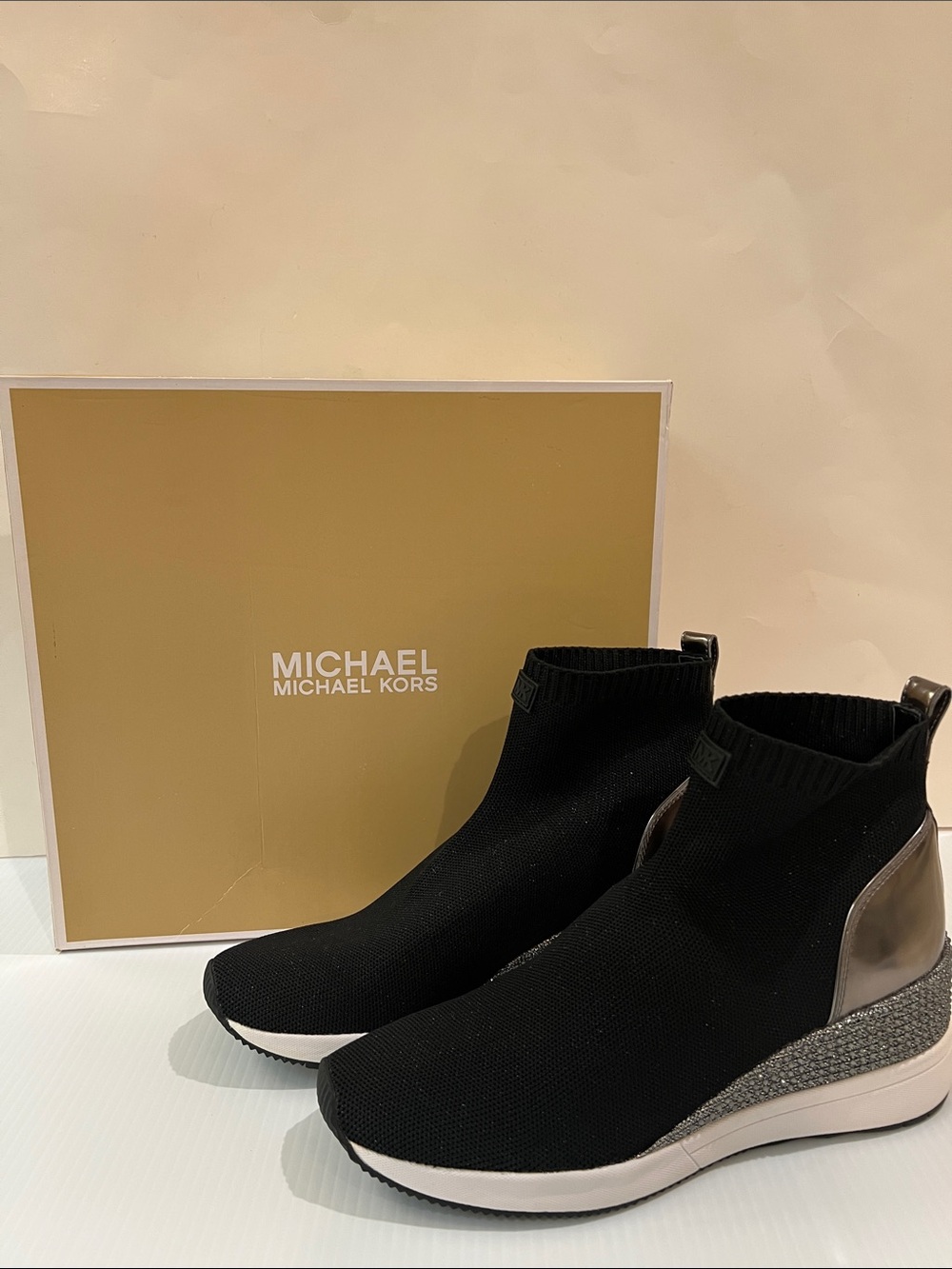 New Michael Kors Women’s Black Knit Slip-On Sneakers in Size 10